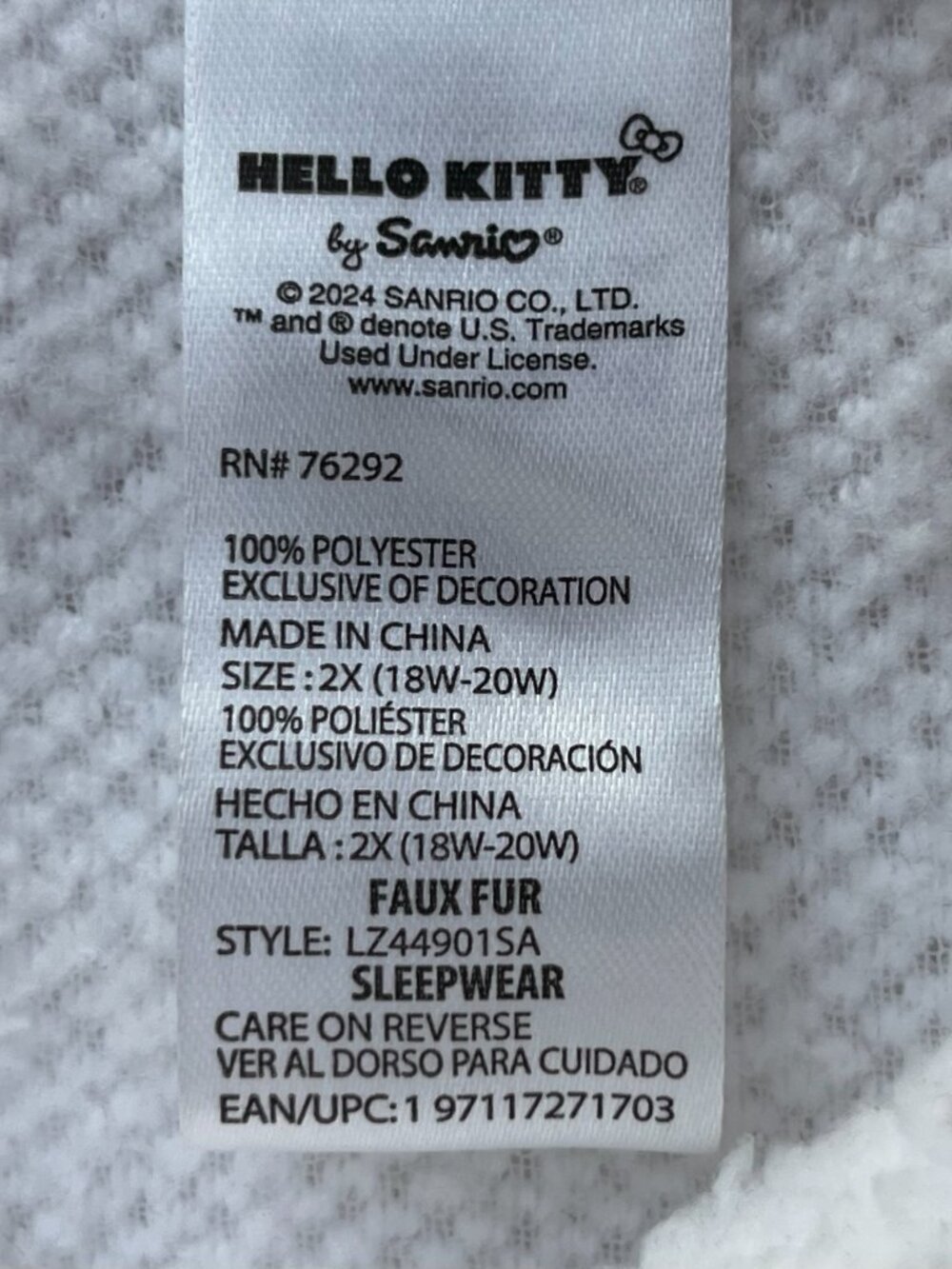 HELLO KITTY SANRIO FLEECE SLEEPWEAR SWEATER Women’s sz 2X White Faux Fur - Picture 6 of 10